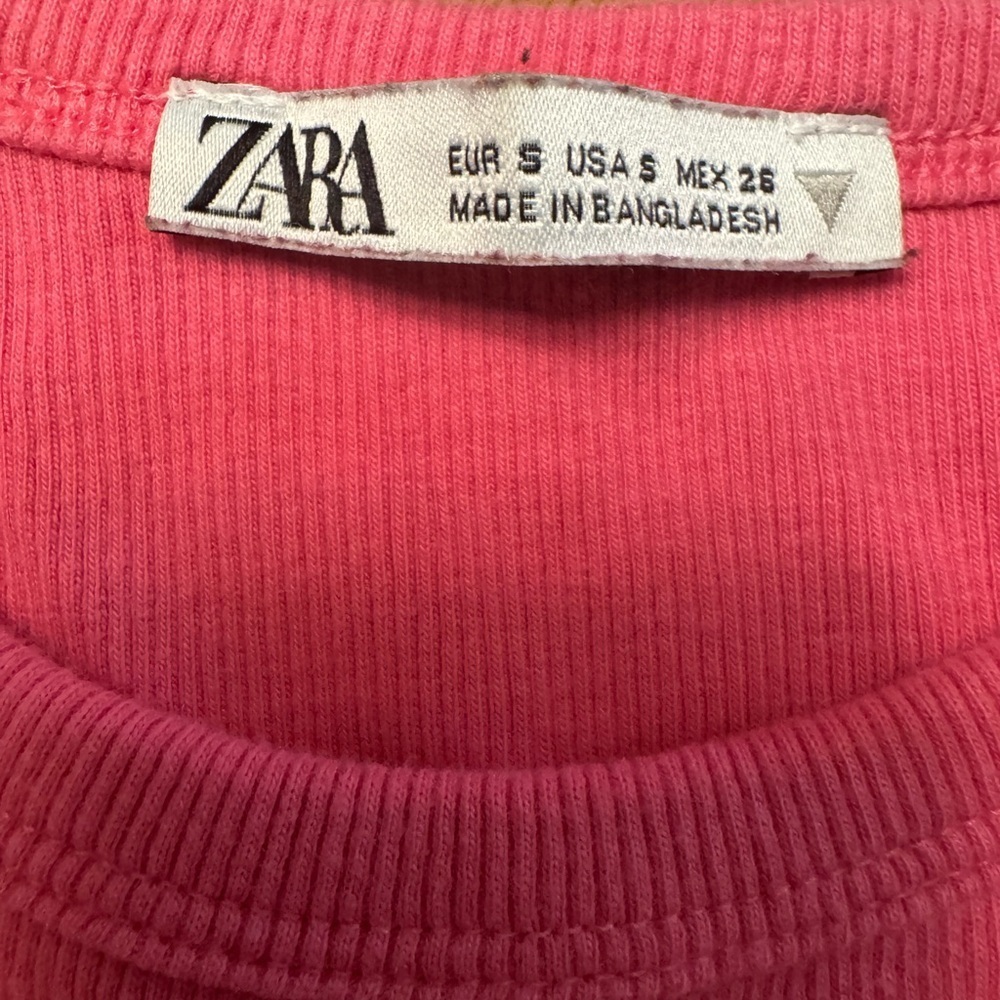 Zara Ribbed Crop Tank in Vibrant Pink - Picture 3 of 6